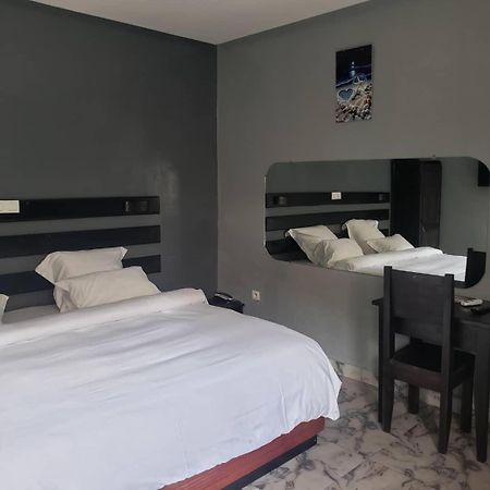 Sunrise Center Bonapriso 111 Hotell Douala Exteriör bild