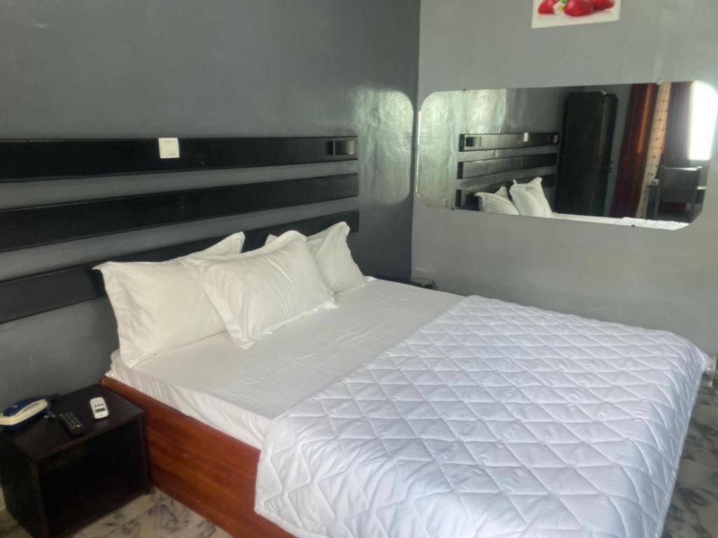 Sunrise Center Bonapriso 111 Hotell Douala Exteriör bild