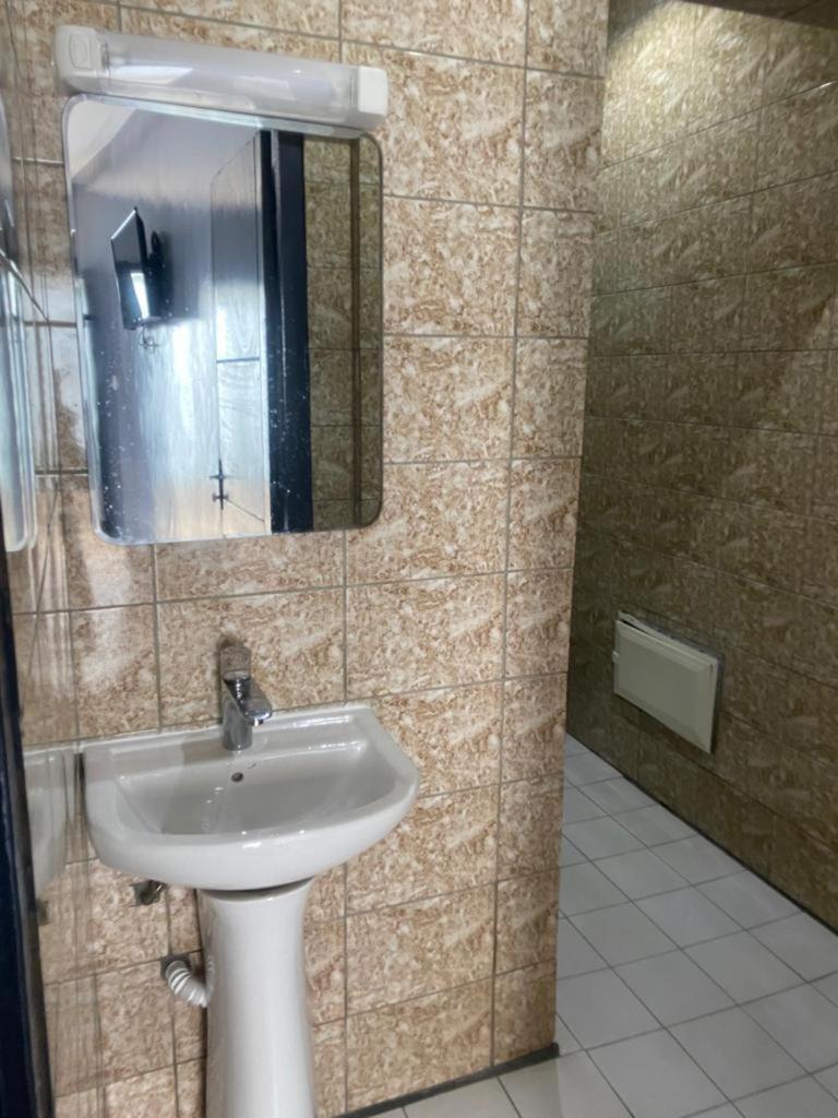 Sunrise Center Bonapriso 111 Hotell Douala Exteriör bild